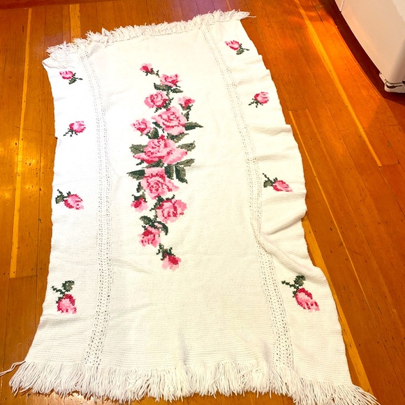 Other - vintage afgan granny blanket roses